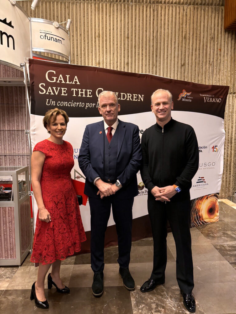 Isabel Prieto, Dirk Glas y Carlos Miguel Prieto - Gala Save the Children