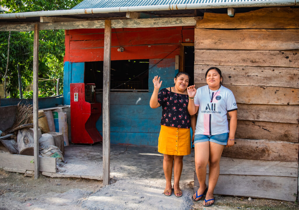 Doña Toñita con su hija 