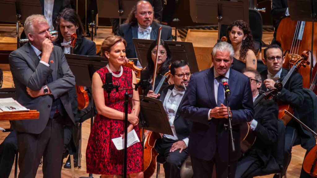 DIRK GLAS E ISABEL PRIETO