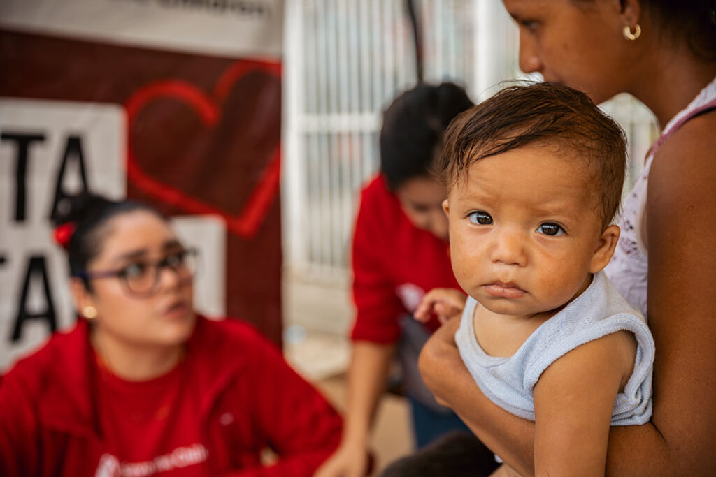 BEBÉ EN OFICINA SAVE THE CHILDREN MÉXICO